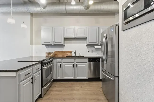 $275,000 | 321 West 7th Street, Unit 402, Kansas City, MO 64105