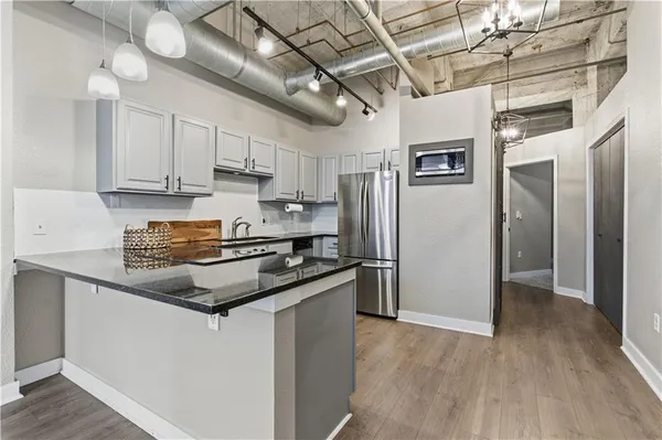 $270,000 | 321 West 7th Street, Unit 402, Kansas City, MO 64105