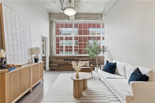 $270,000 | 321 West 7th Street, Unit 402, Kansas City, MO 64105