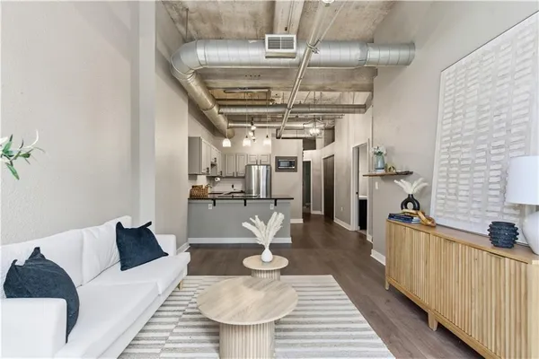 $270,000 | 321 West 7th Street, Unit 402, Kansas City, MO 64105