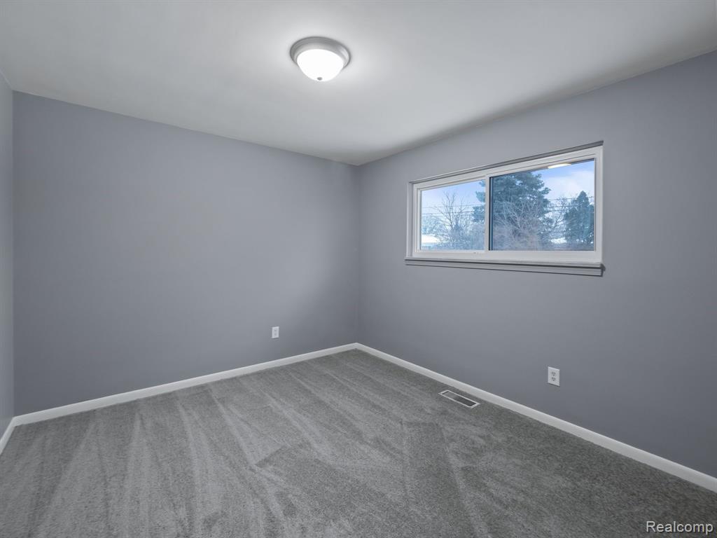 11116 Racine Road Warren, MI 48093 - Photo 22 of 31