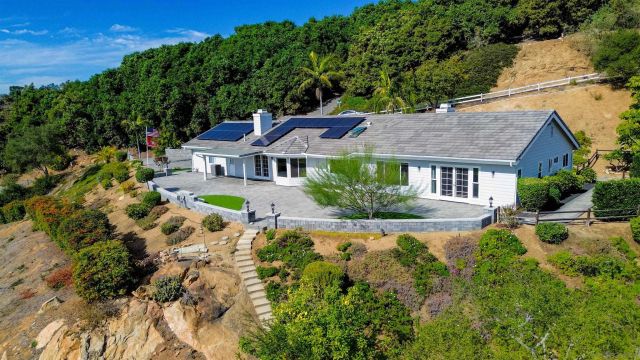 $1,325,000 | 3649 Laketree Drive, Fallbrook, CA 92028