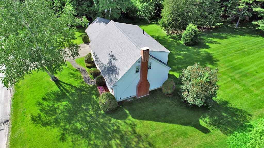 33 Maple Street Houlton, ME 04730 - Photo 74 of 80 pretty-yard-landscaped-lawn