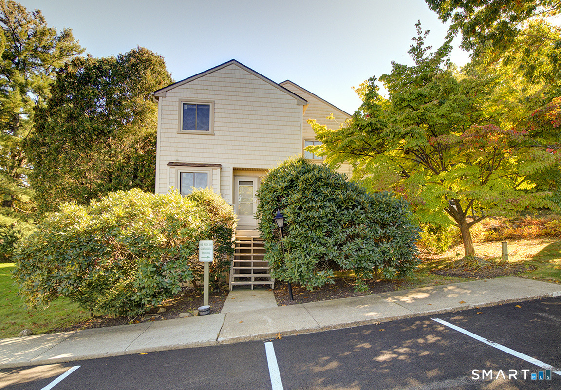 6 Meeting House Road, Unit A Stratford, CT 06614 - Photo 1 of 28 Gallery Image 1