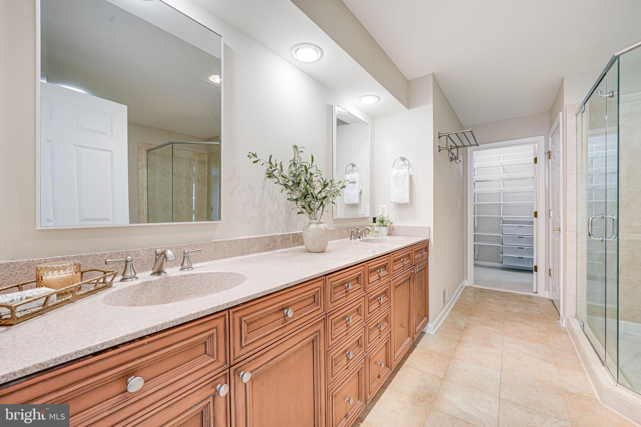 12122 Kinsley Place Reston, VA 20190 - Photo 14 of 25 Gallery Image 14