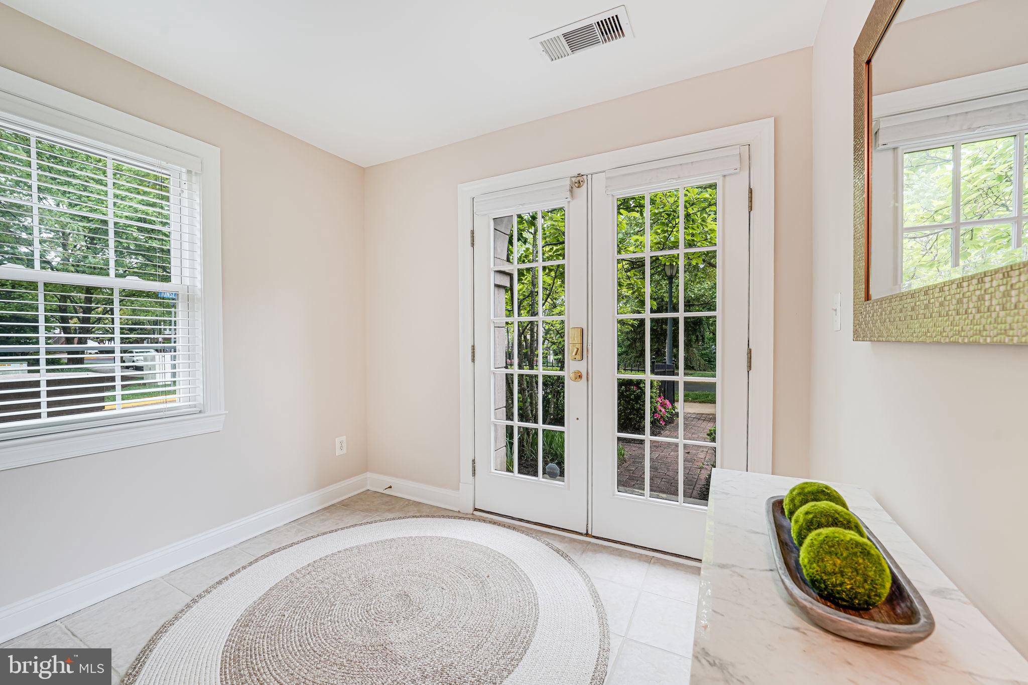 12122 Kinsley Place Reston, VA 20190 - Photo 2 of 25 Gallery Image 2