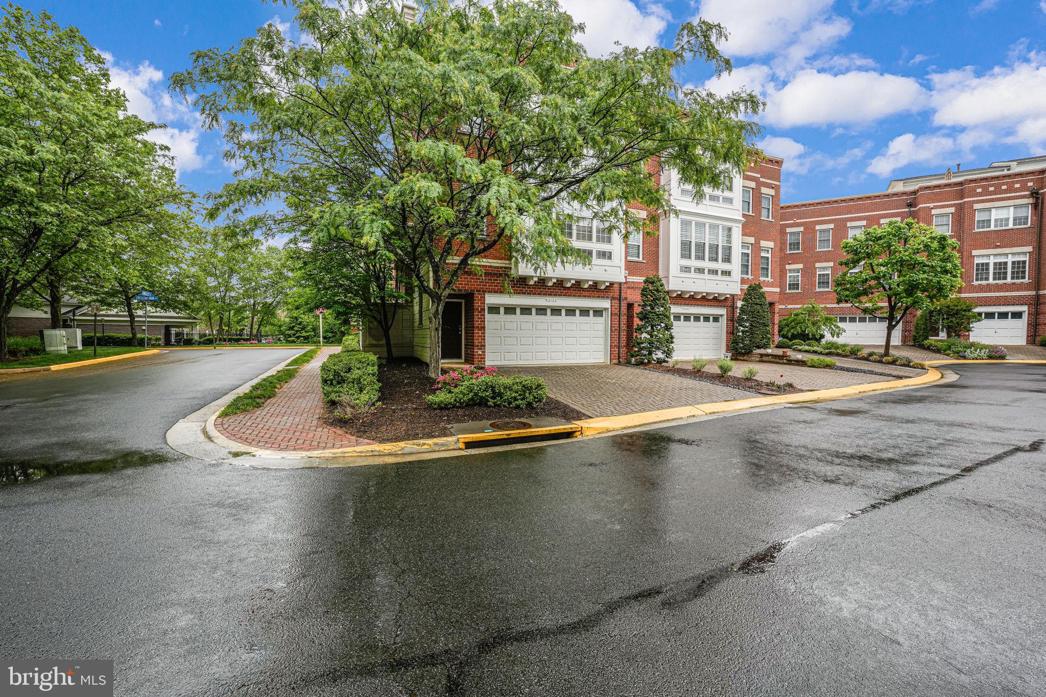 12122 Kinsley Place Reston, VA 20190 - Photo 24 of 25 Gallery Image 24