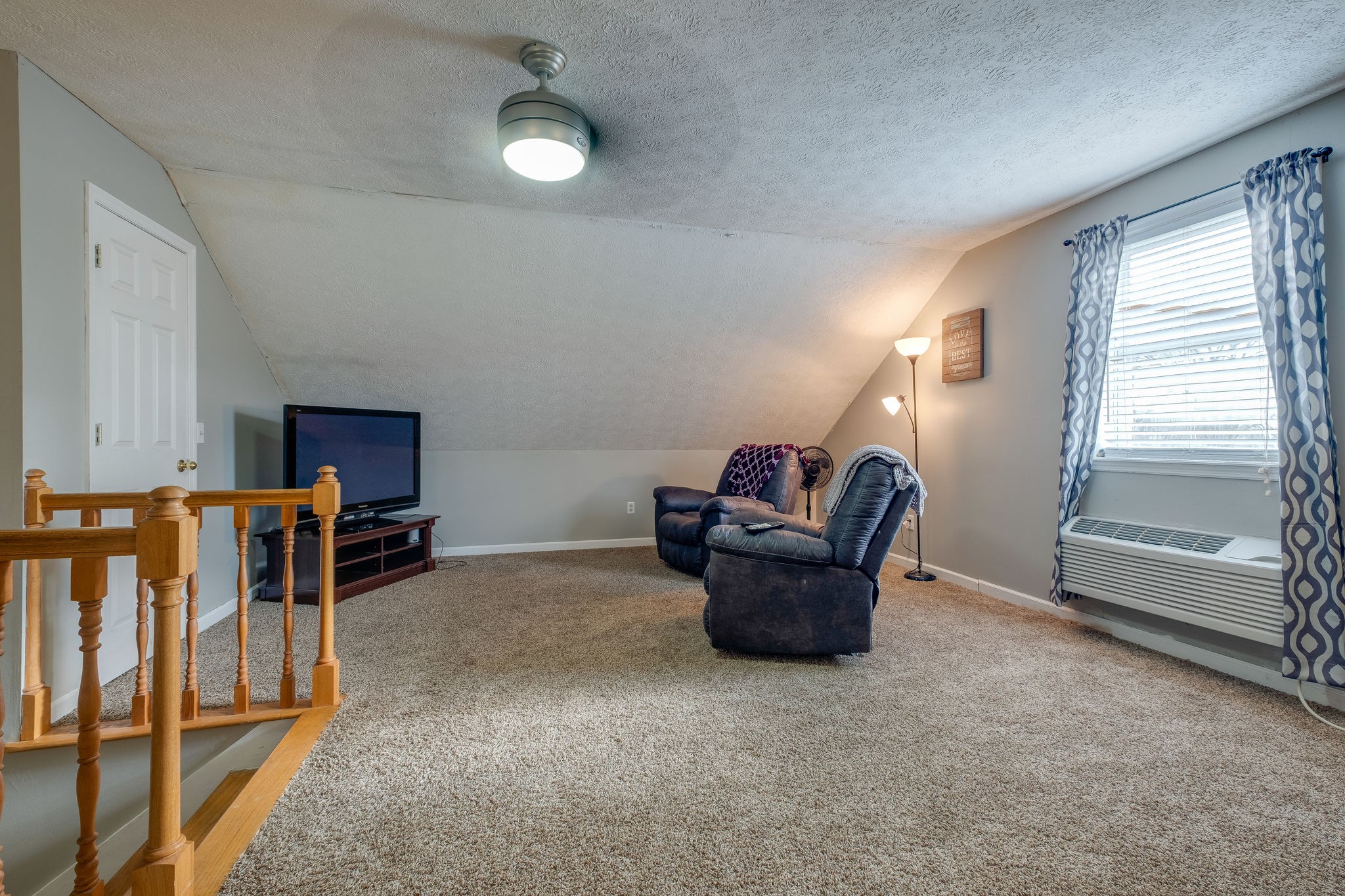 320 Crafton Road Portland, TN 37148 - Photo 22 of 28 a view of work space with windows