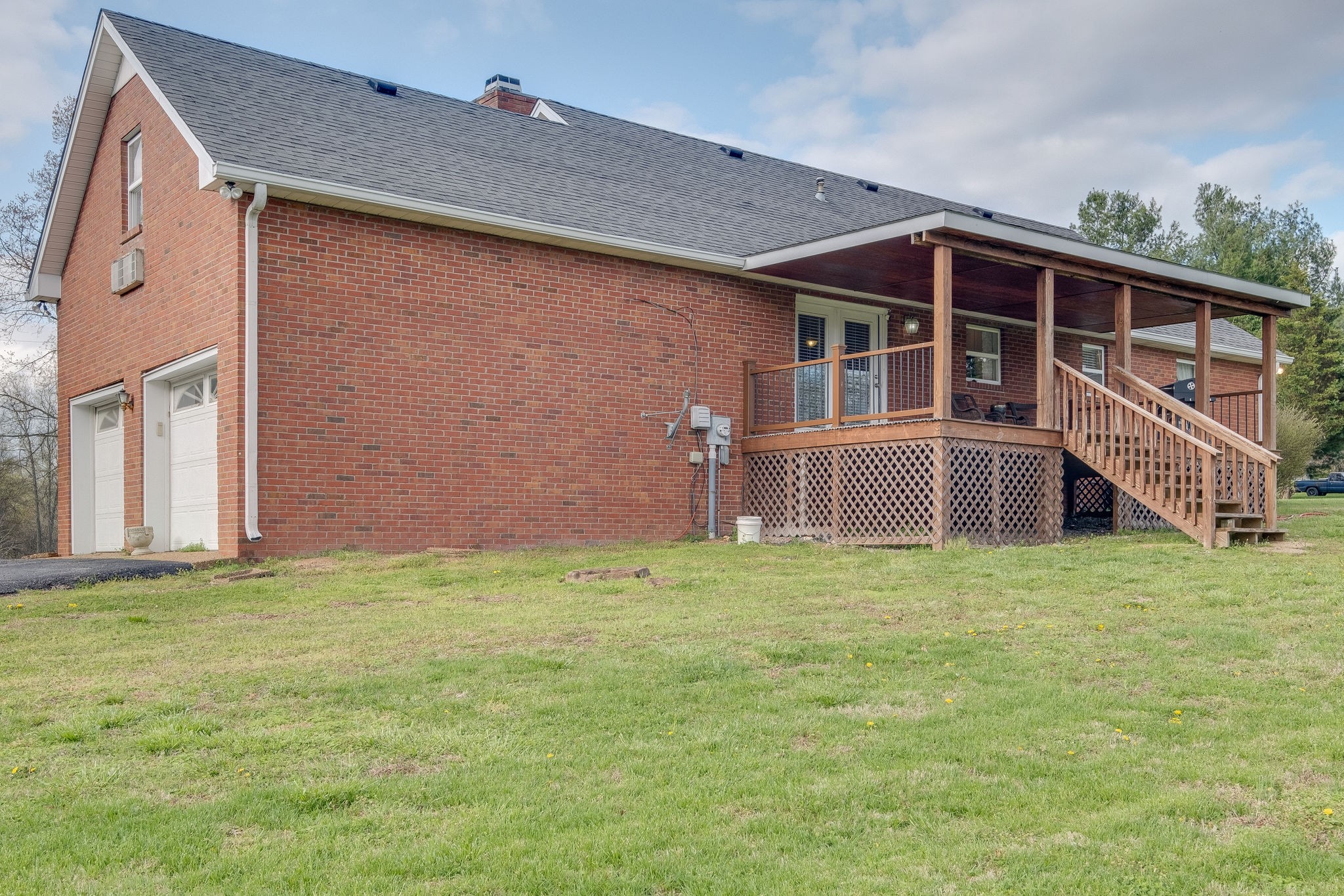 320 Crafton Road Portland, TN 37148 - Photo 26 of 28 a backyard of a house