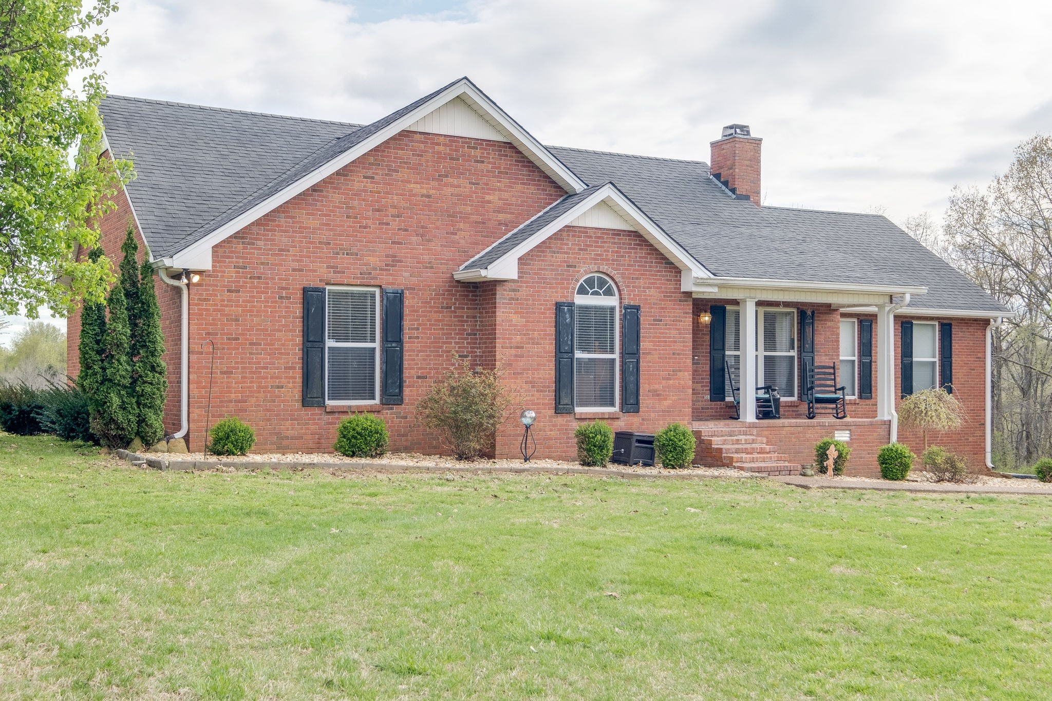 320 Crafton Road Portland, TN 37148 - Photo 3 of 28 a front view of house with yard and green space