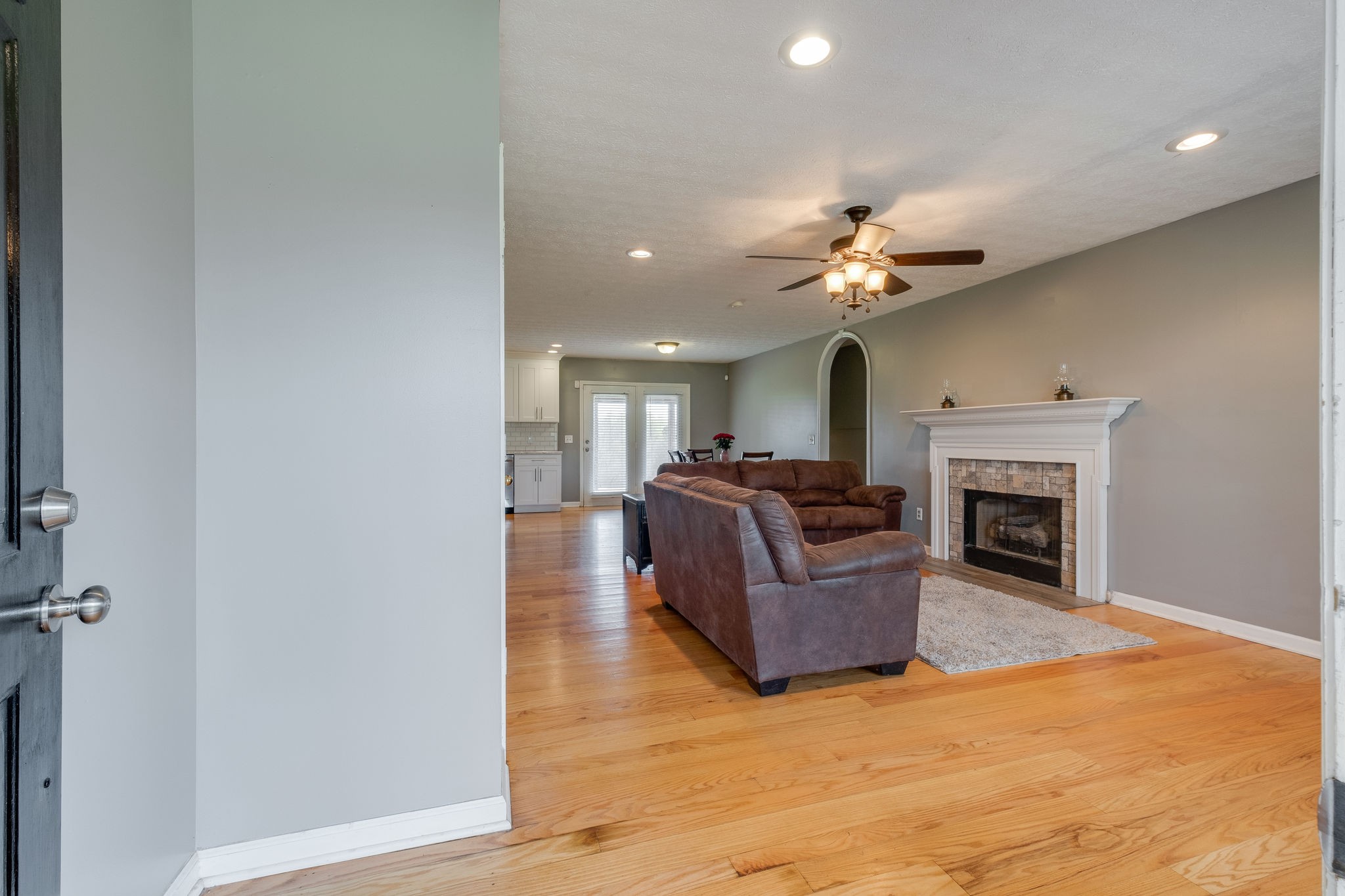 320 Crafton Road Portland, TN 37148 - Photo 6 of 28 a living room with furniture and a fireplace