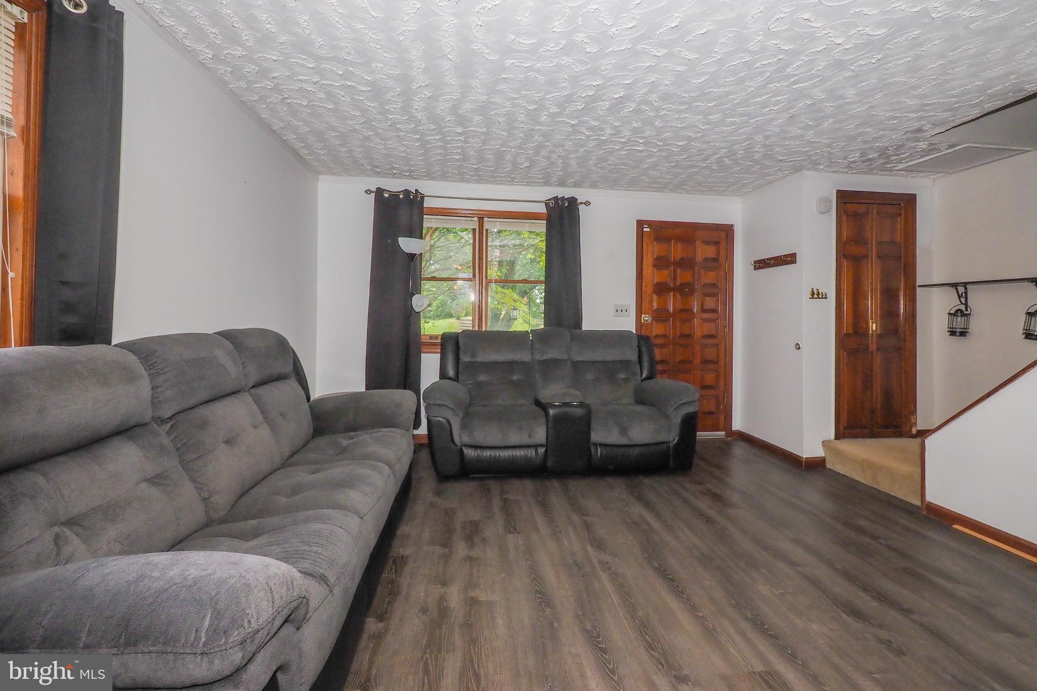 5526 Channing Road Baltimore, MD 21229 - Photo 12 of 42 living room
