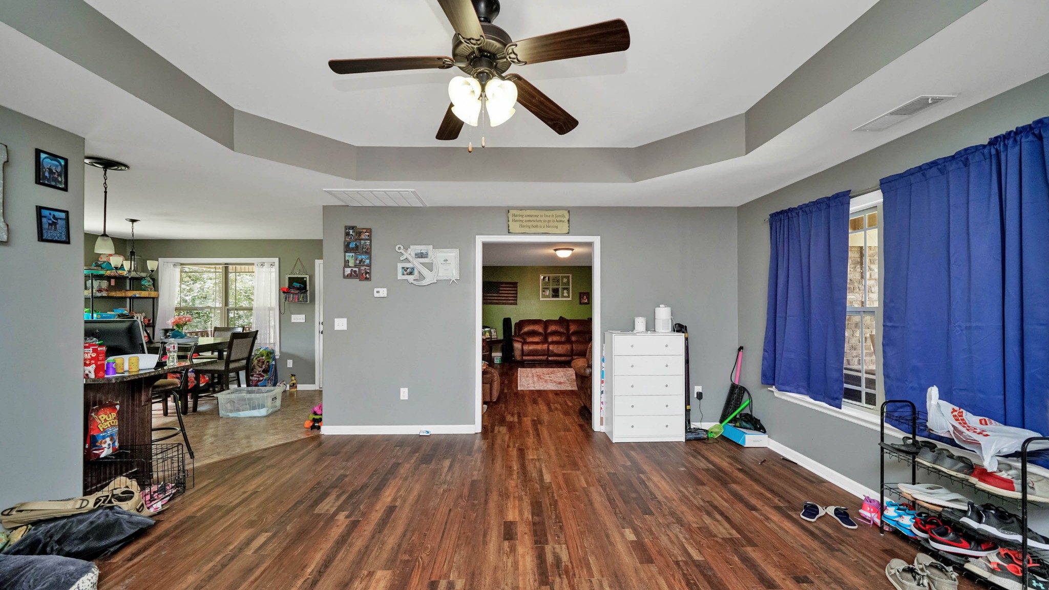 22 Warden Road Fayetteville, TN 37334 - Photo 11 of 34 a living room with furniture and wooden floor