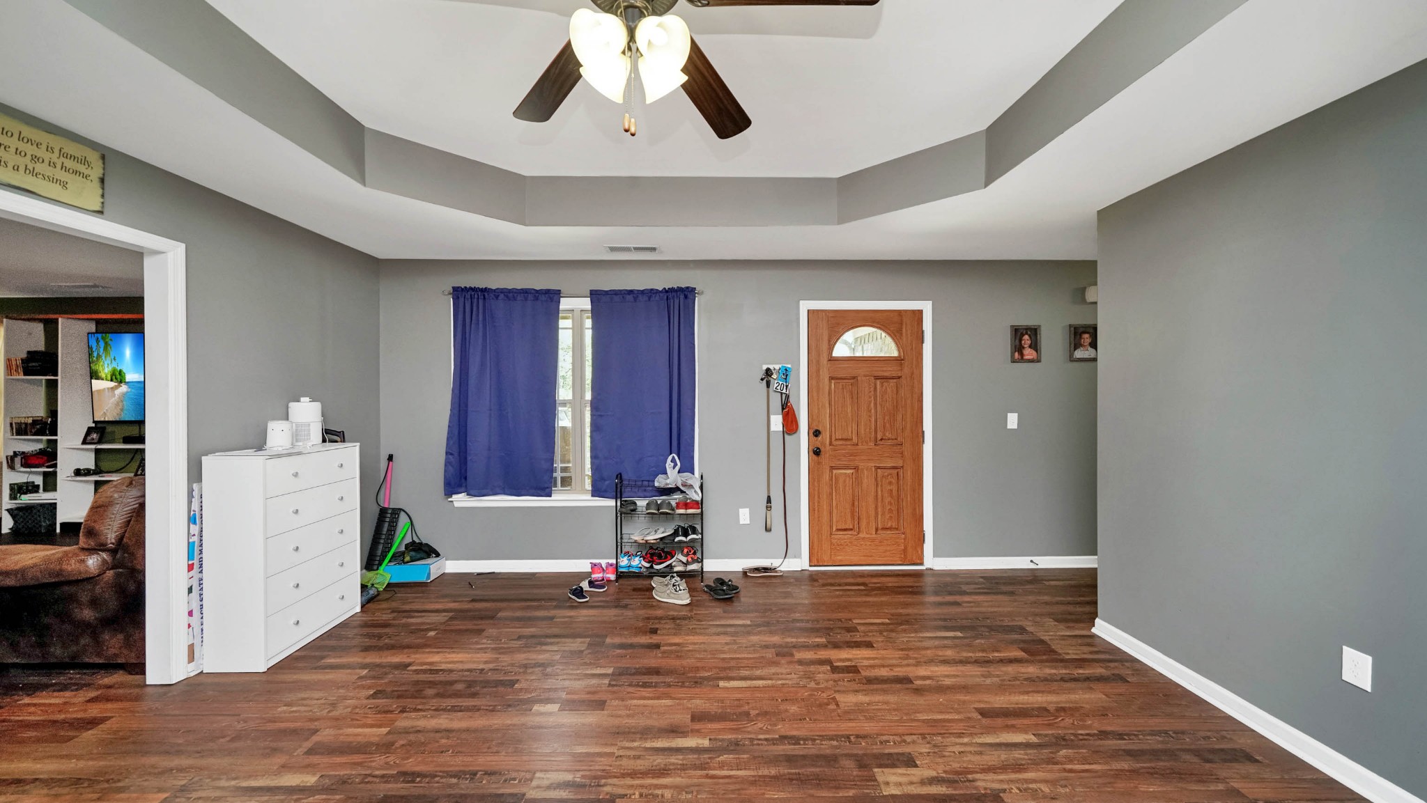 22 Warden Road Fayetteville, TN 37334 - Photo 10 of 34 a view of a livingroom with a furniture and window