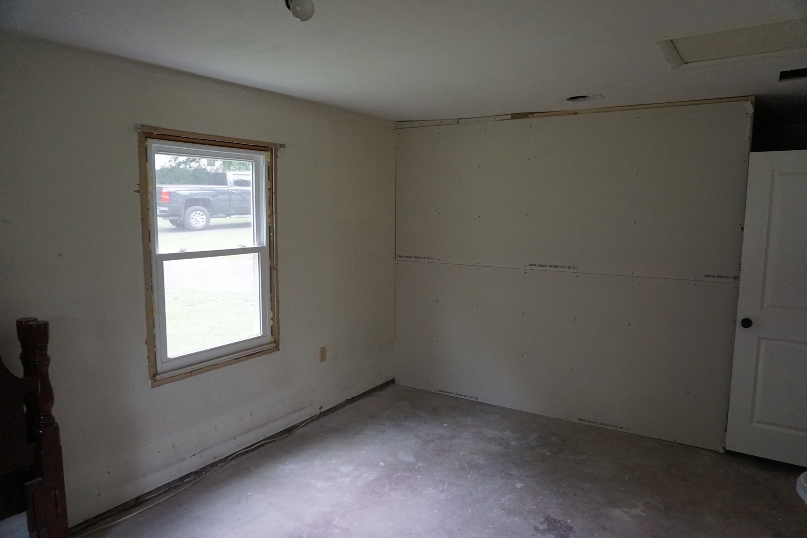 2097 Tunnelton Road Bedford, IN 47421 - Photo 22 of 26 Gallery Image 22
