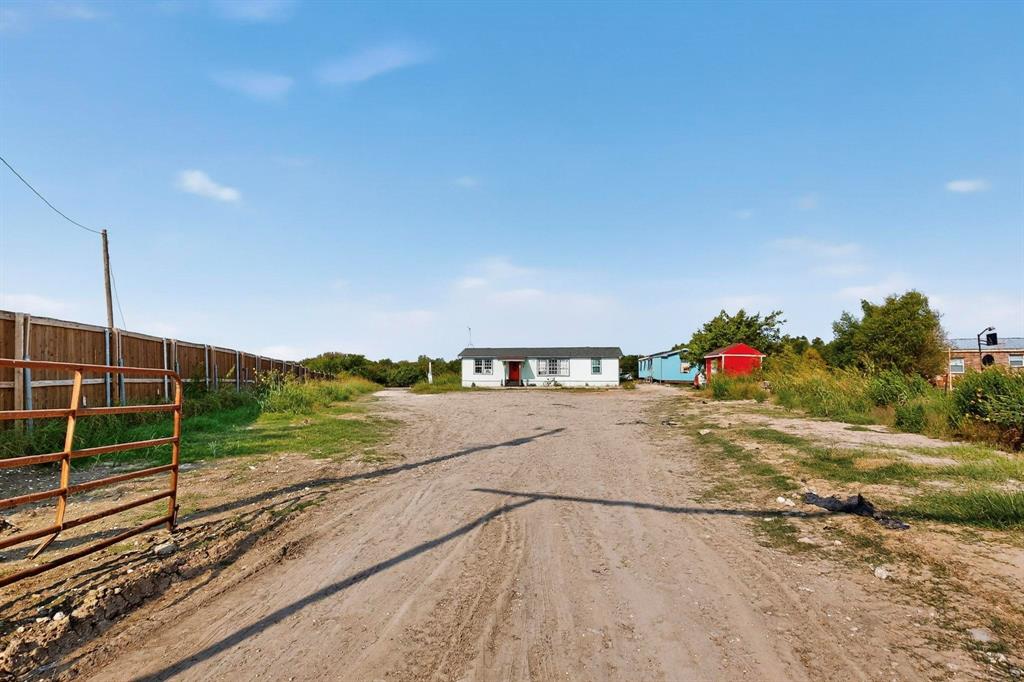 17607 Soman Nevada, TX 75173 - Photo 9 of 20 a view of a terrace view