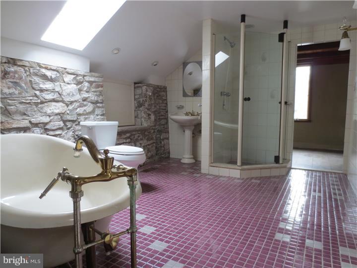 6250 Lower York Road New Hope, PA 18938 - Photo 19 of 19 Bathroom