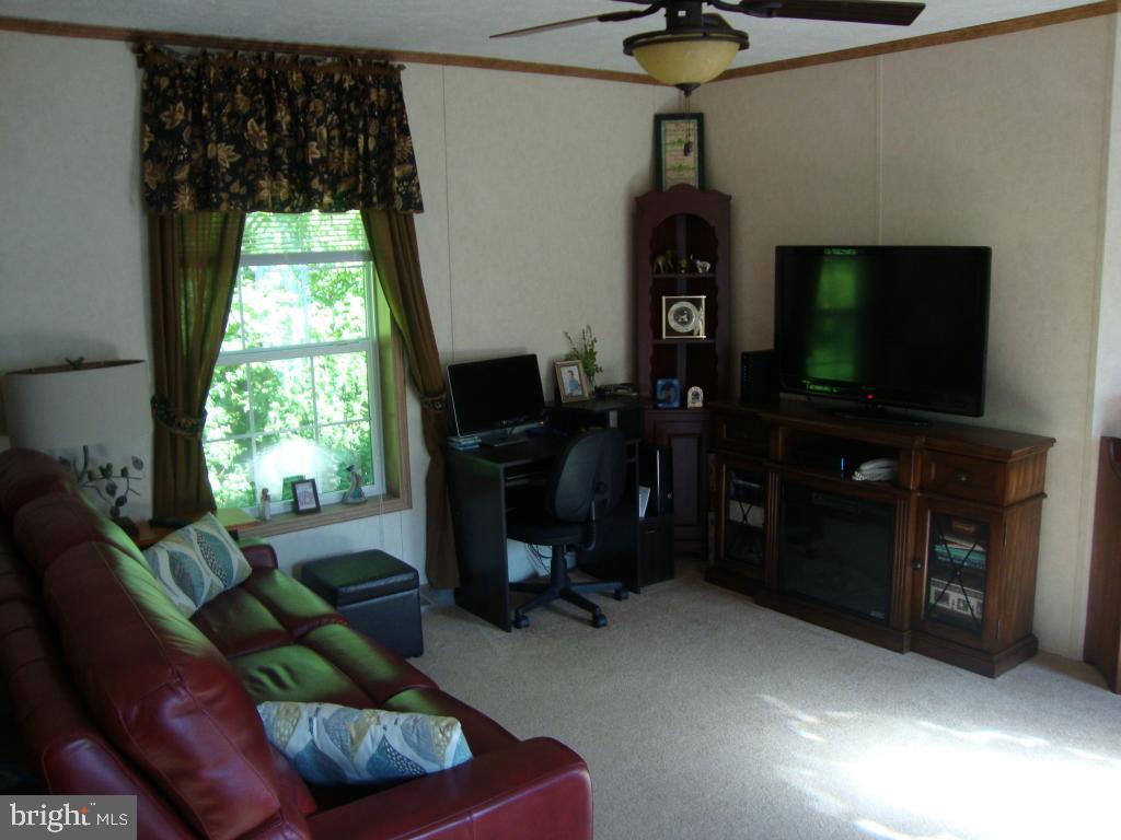 135 Sun Valley Road Elizabethtown, PA 17022 - Photo 3 of 20 Gallery Image 3