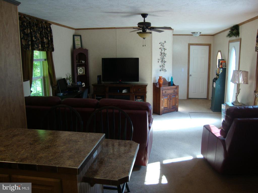 135 Sun Valley Road Elizabethtown, PA 17022 - Photo 4 of 20 Gallery Image 4