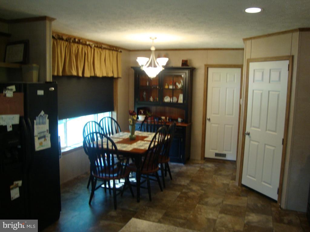 135 Sun Valley Road Elizabethtown, PA 17022 - Photo 6 of 20 Gallery Image 6