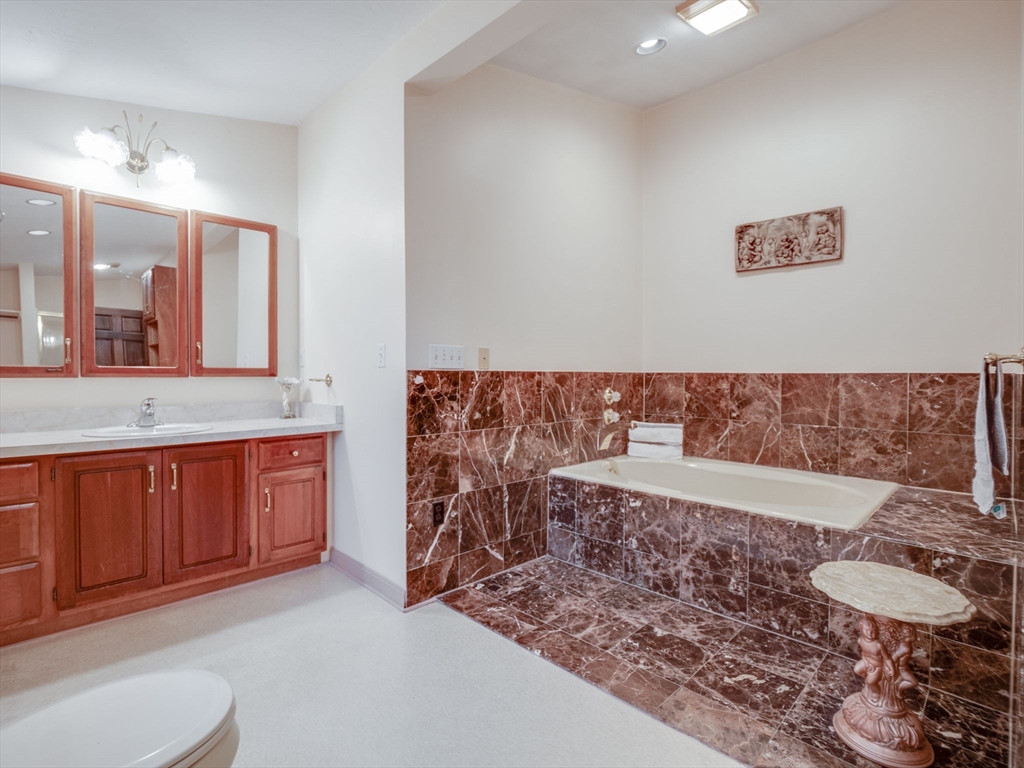 29 Agate Avenue Worcester, MA 01604 - Photo 13 of 30