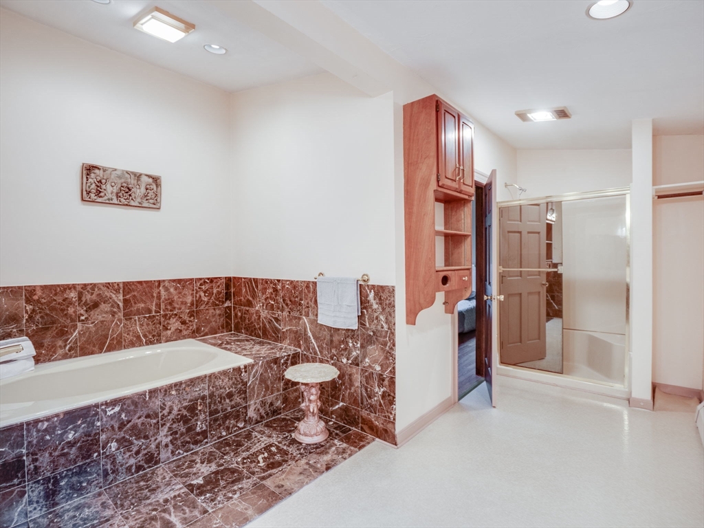 29 Agate Avenue Worcester, MA 01604 - Photo 14 of 30