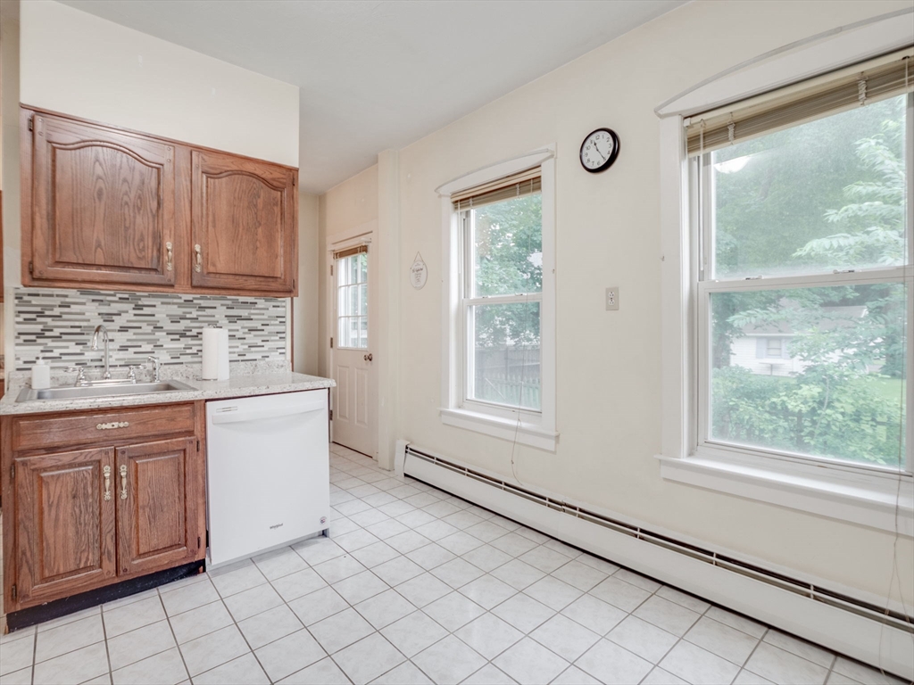 29 Agate Avenue Worcester, MA 01604 - Photo 18 of 30