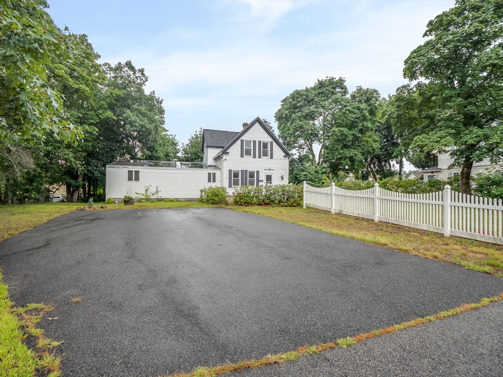 29 Agate Avenue Worcester, MA 01604 - Photo 2 of 30