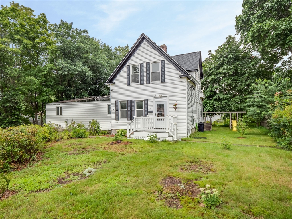 29 Agate Avenue Worcester, MA 01604 - Photo 3 of 30