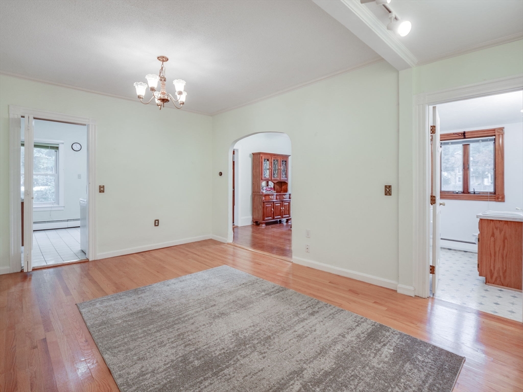 29 Agate Avenue Worcester, MA 01604 - Photo 7 of 30
