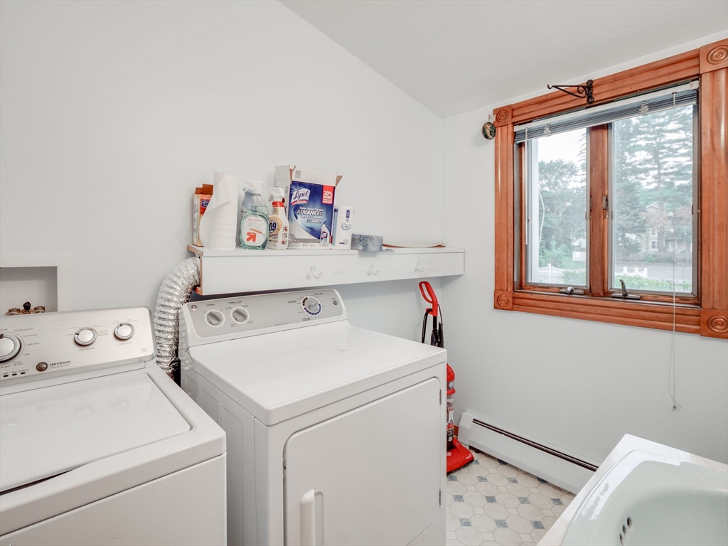 29 Agate Avenue Worcester, MA 01604 - Photo 9 of 30