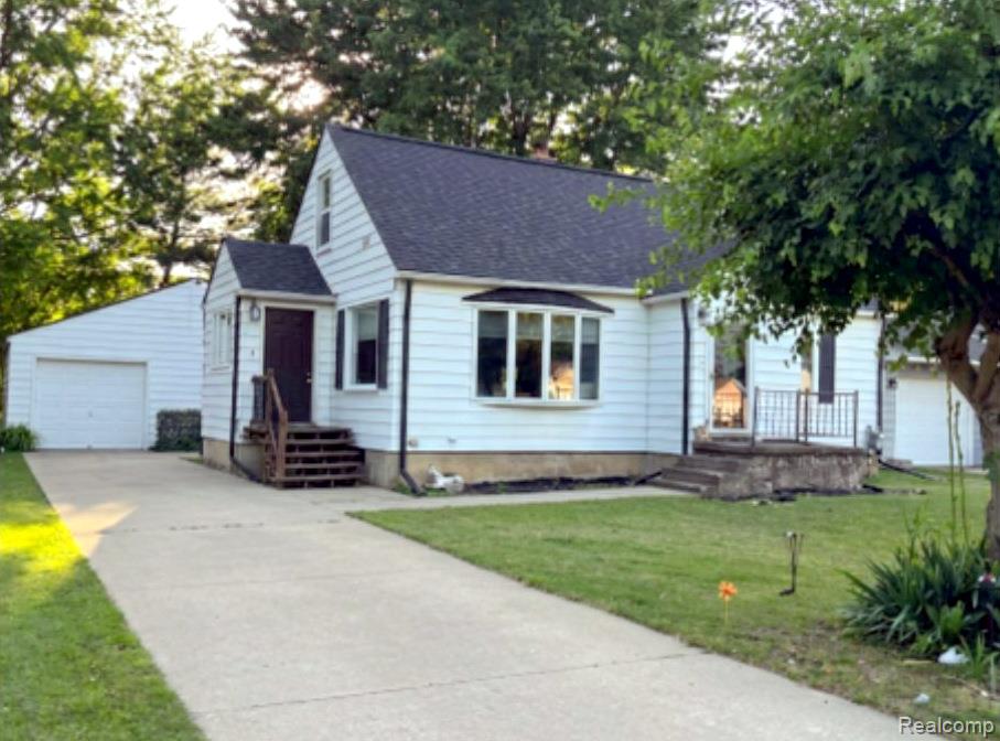 2273 Covert Road Burton, MI 48509 - Photo 1 of 17