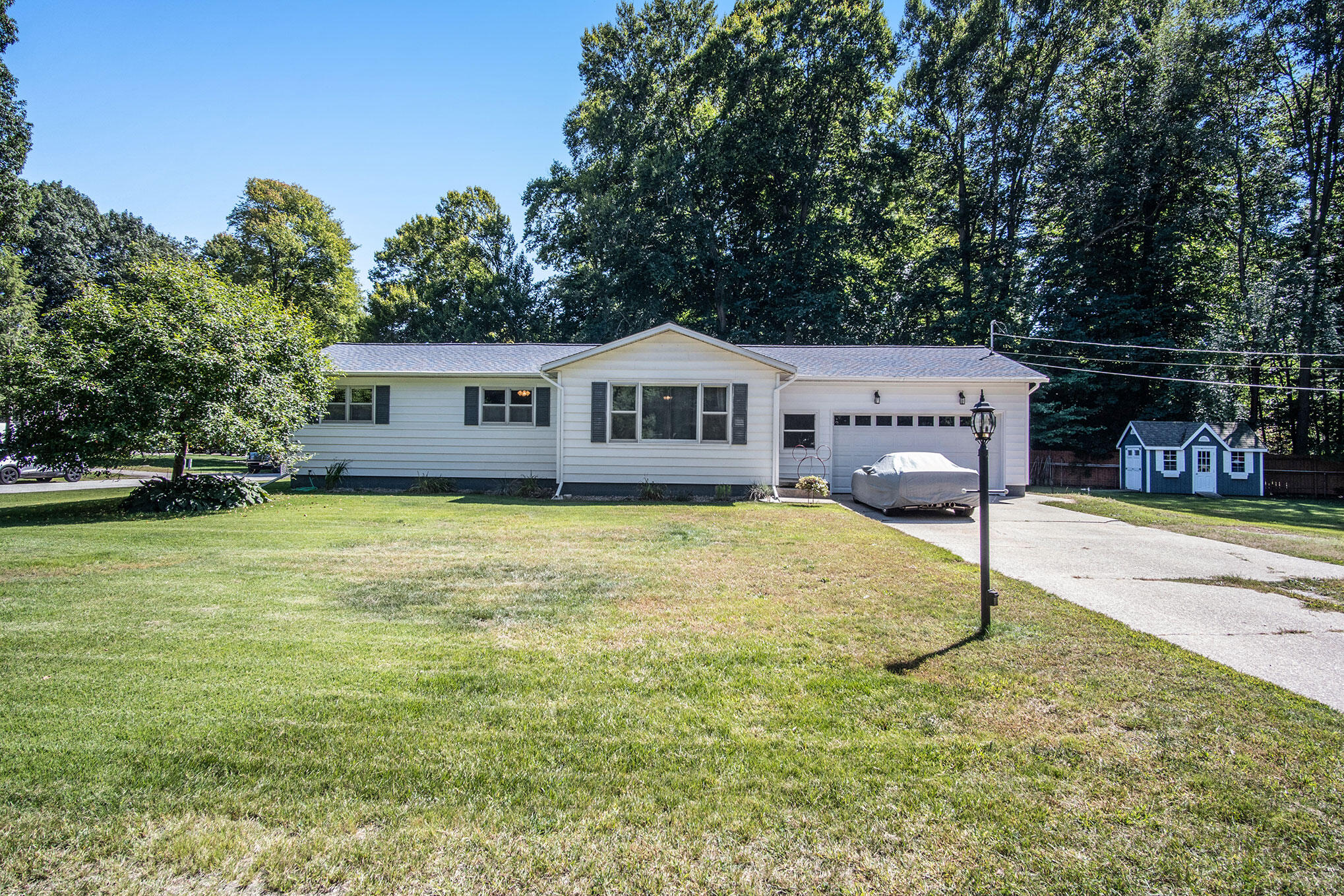 2601 West Fruitport Rd. Spring Lake, MI 49456 - Photo 1 of 28 DSC02455