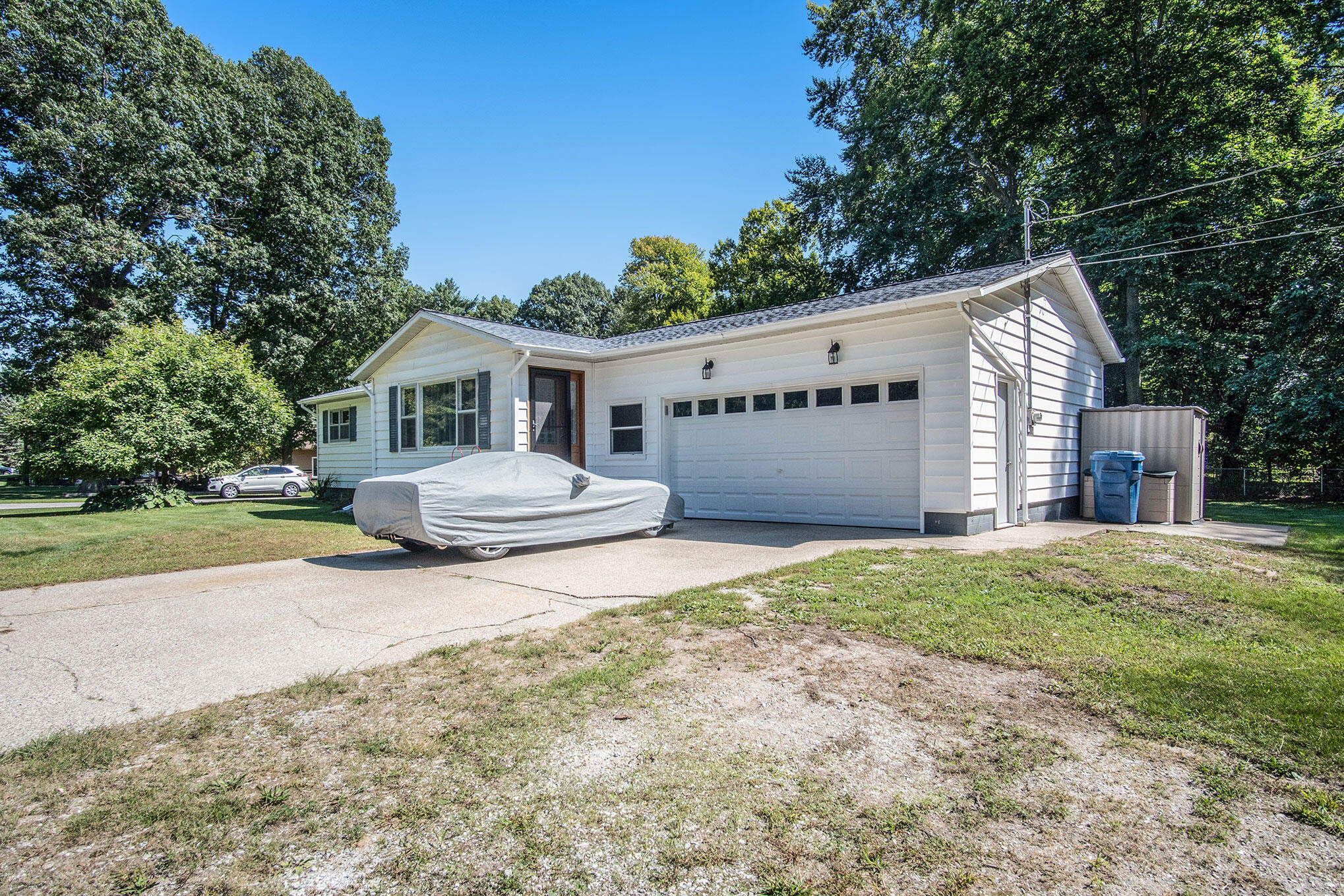 2601 West Fruitport Rd. Spring Lake, MI 49456 - Photo 3 of 28 DSC02457