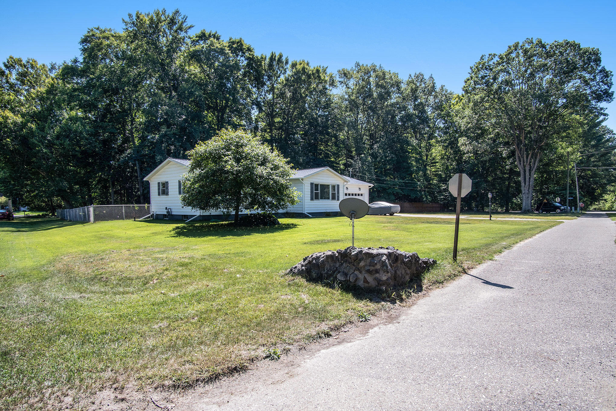 2601 West Fruitport Rd. Spring Lake, MI 49456 - Photo 4 of 28 DSC02453