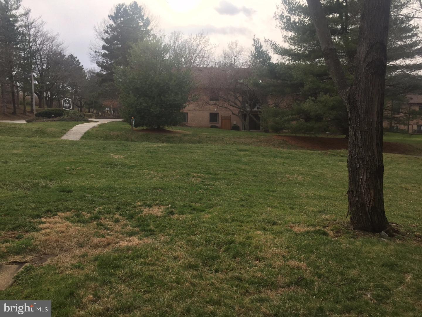 60 Rittenhouse Court, Unit 209 Wayne, PA 19087 - Photo 17 of 18 Exterior Back