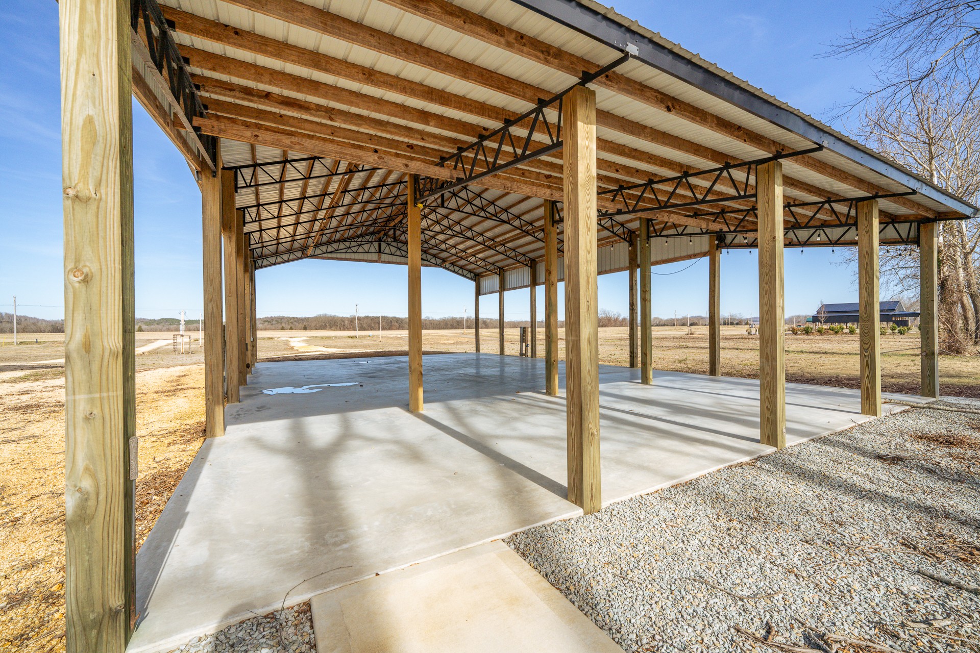 209 Hardin Bottom River Road Clifton, TN 38425 - Photo 16 of 51