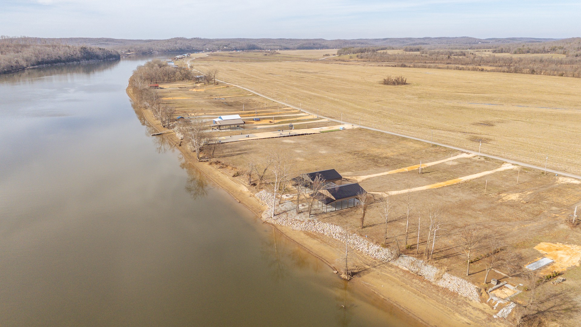 209 Hardin Bottom River Road Clifton, TN 38425 - Photo 28 of 51 a view of an ocean and beach