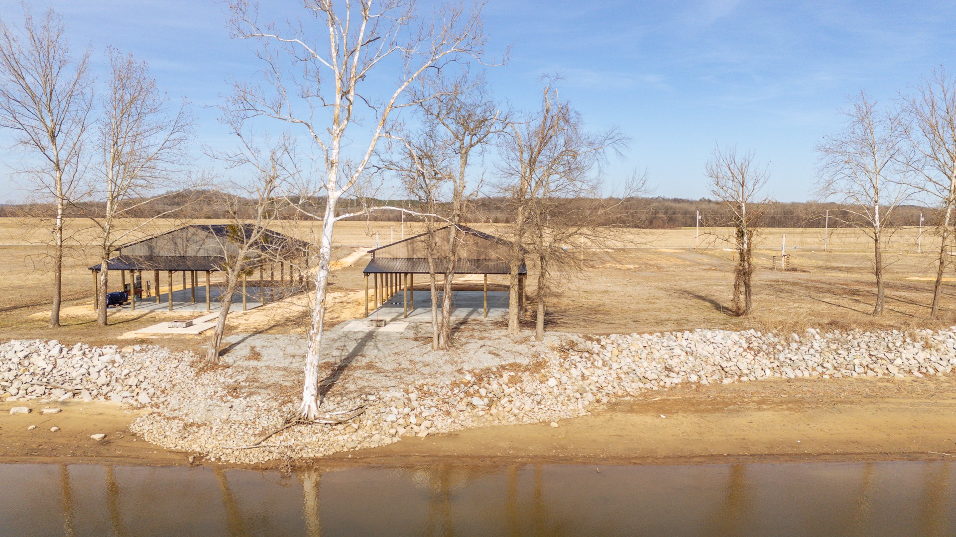 209 Hardin Bottom River Road Clifton, TN 38425 - Photo 33 of 51 a view of a yard with wooden fence