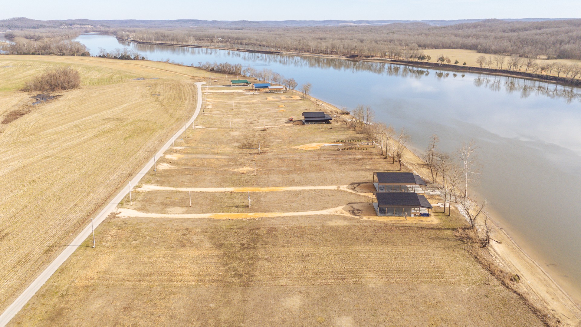 209 Hardin Bottom River Road Clifton, TN 38425 - Photo 39 of 51 a view of an ocean