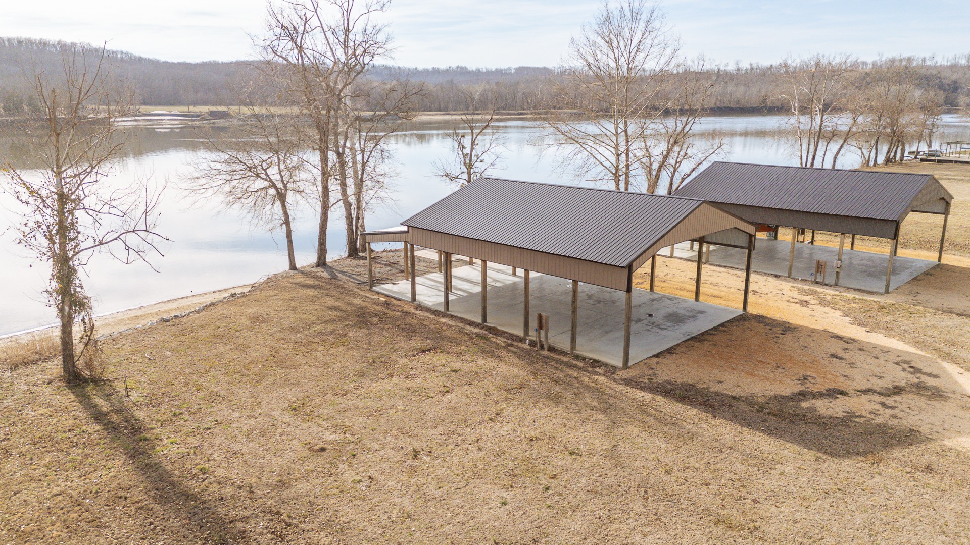 209 Hardin Bottom River Road Clifton, TN 38425 - Photo 4 of 51 a outdoor view with a lake view