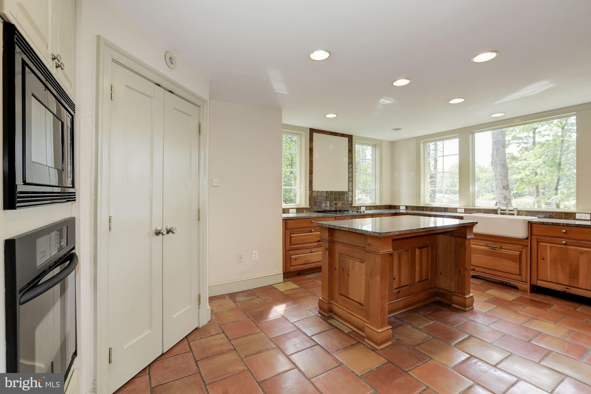 10324 Parkman Road Silver Spring, MD 20903 - Photo 12 of 30 Kitchen