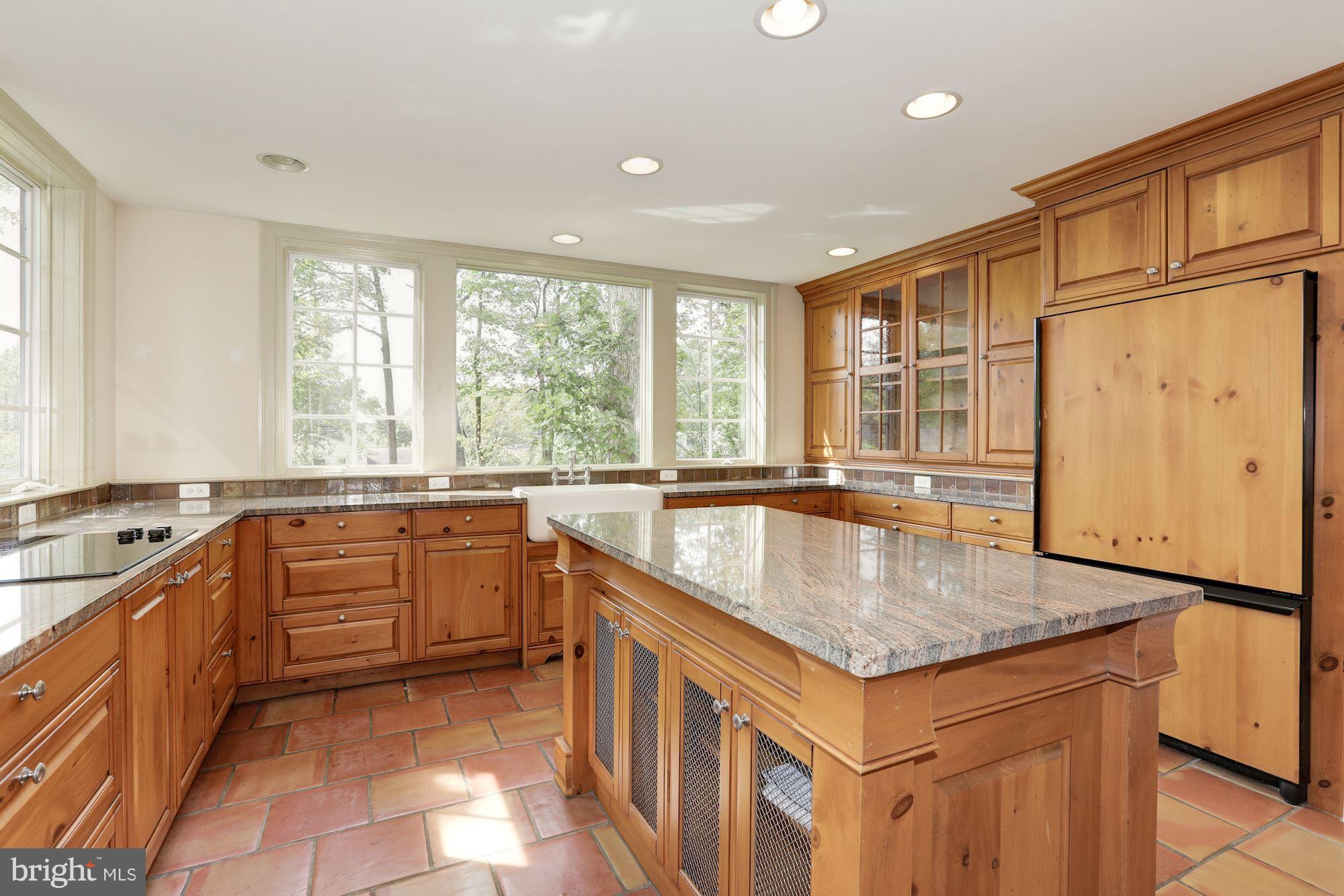 10324 Parkman Road Silver Spring, MD 20903 - Photo 14 of 30 Kitchen