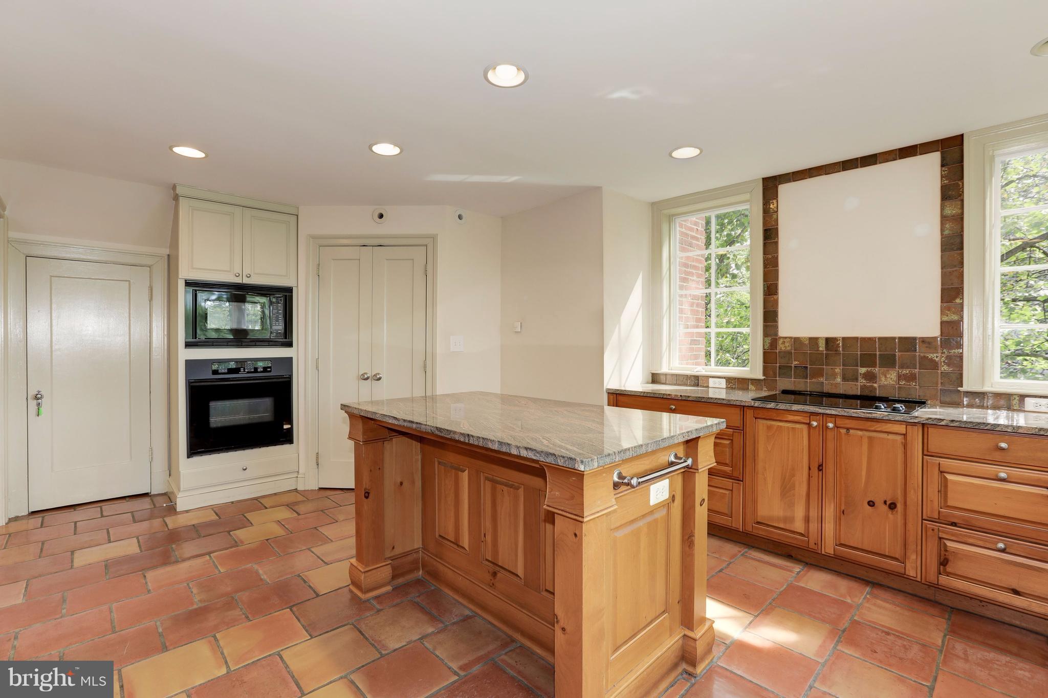 10324 Parkman Road Silver Spring, MD 20903 - Photo 16 of 30 Kitchen