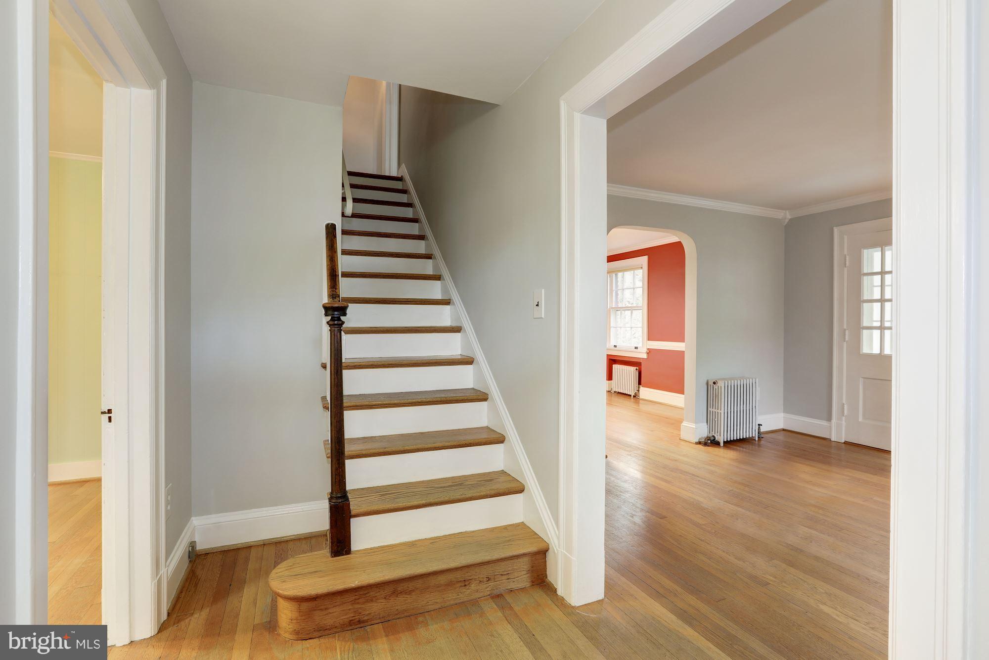 10324 Parkman Road Silver Spring, MD 20903 - Photo 5 of 30 Foyer