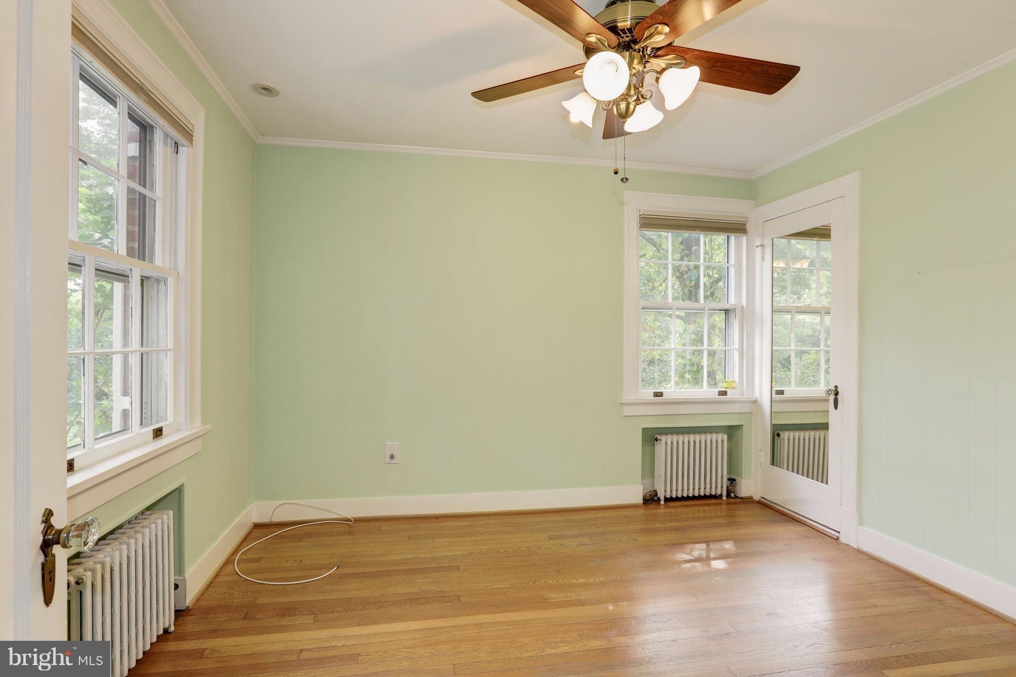 10324 Parkman Road Silver Spring, MD 20903 - Photo 6 of 30 Living Room