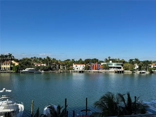 $4,000 | 5600 Collins Avenue, Unit 4H, Miami Beach, FL 33140