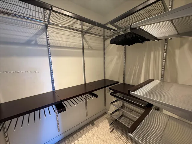 $4,000 | 5600 Collins Avenue, Unit 4H, Miami Beach, FL 33140