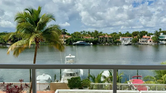 $4,000 | 5600 Collins Avenue, Unit 4H, Miami Beach, FL 33140