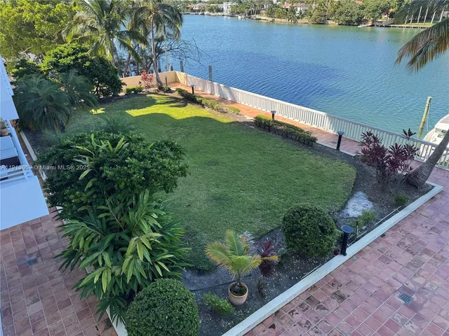 $4,000 | 5600 Collins Avenue, Unit 4H, Miami Beach, FL 33140